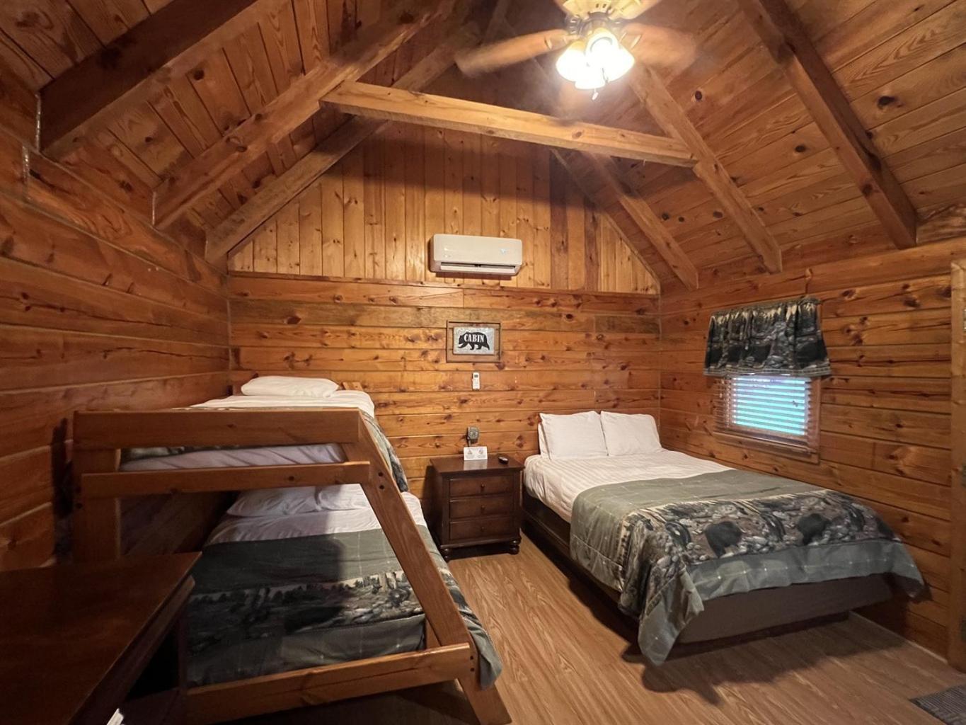 פיג'ן פורג' Cozy Cabin With Breathtaking Views Near Dollywood מראה חיצוני תמונה